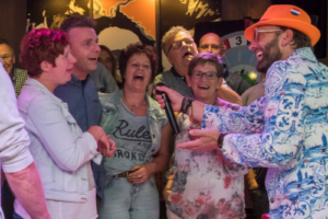 Themafeesten als Ik Hou van Holland bij De Wilgenweard in Nijverdal.