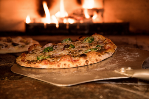 Pizza bakken bij De Wilgenweard in Nijverdal