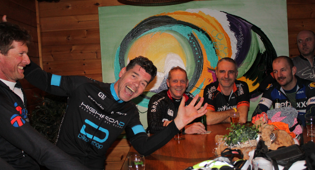 nightbike experience bij de Wilgenweard met afterparty